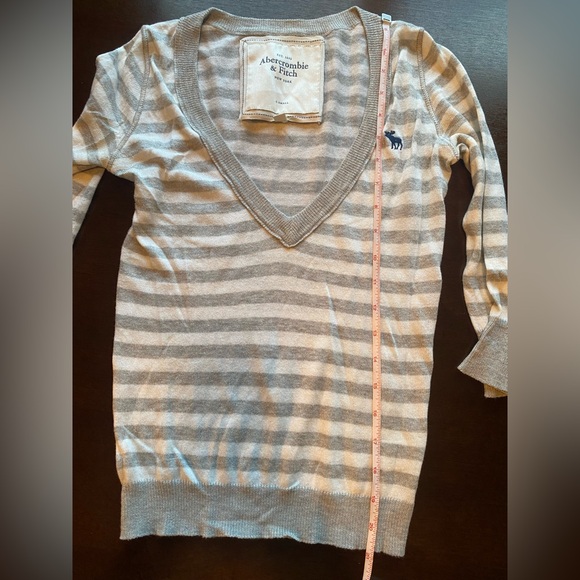 Abercrombie & Fitch sweater - Picture 5 of 5